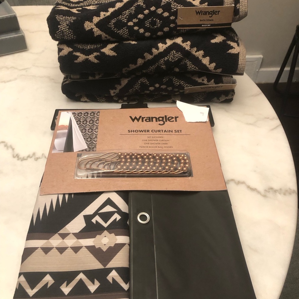 🖤 Wrangler Black & Cream Geometric Shower Curtain Set & 4 matching bath towels
